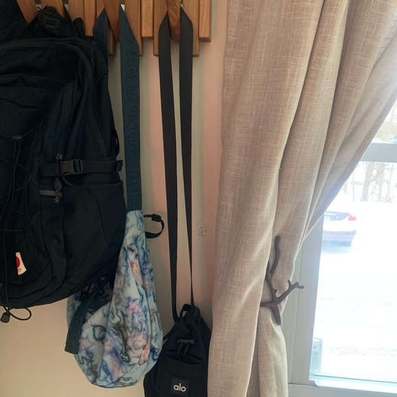 Alo Crossbody Bucket Bag - Picture 4 of 4